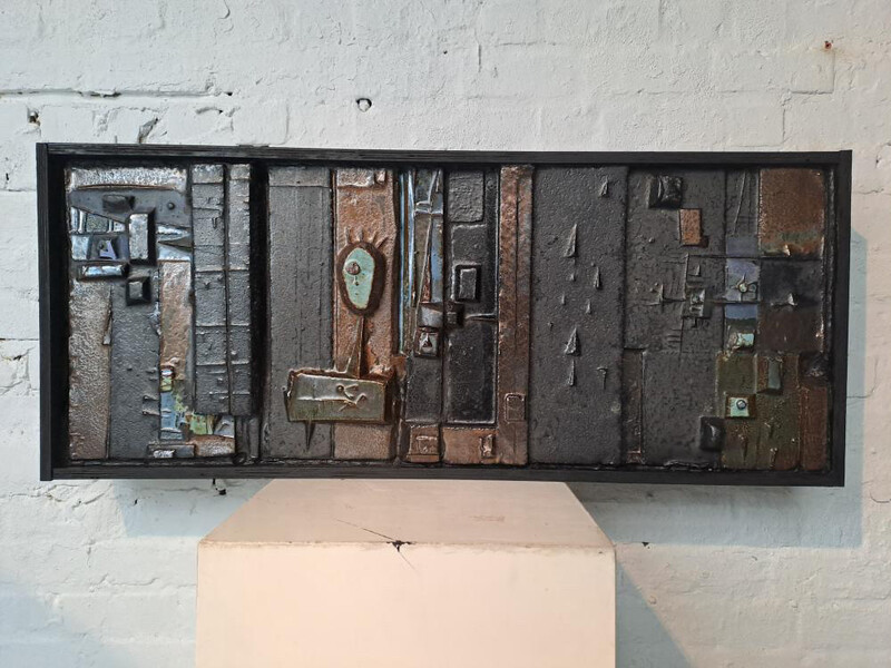 ceramic wallsculpture by Pia Manu and Rogier Vandeweghe , Amphora