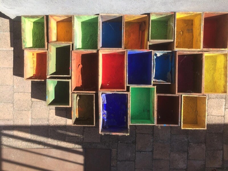 set of 20 wooden boxes with color pigments 